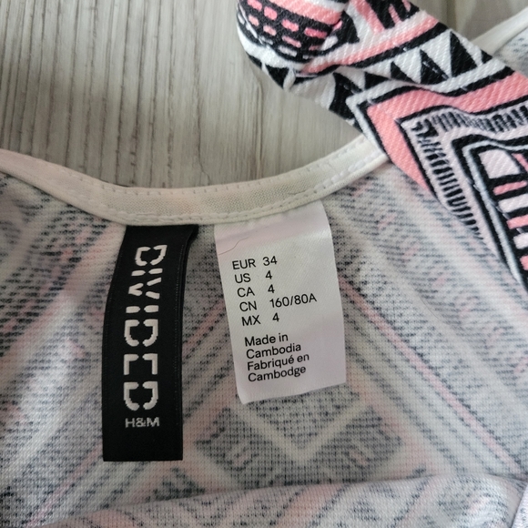 Divided size 4 pink geometric Dress - Picture 3 of 3